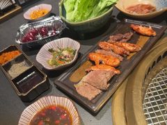 -铭牛烧肉·和牛海鲜自助(高新月牙湖店)