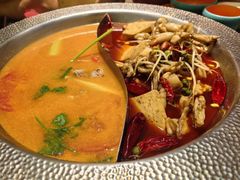 鸳鸯窝底-麻田会 ·鲜活现烹·牛蛙火锅(珠江新城维家思广场店)