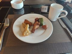 -大中华希尔顿酒店-念自助餐·嗨啤·小龙虾