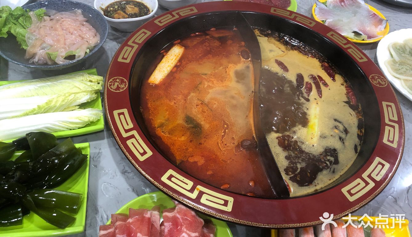 店内环境很好，装修风格很四川服务