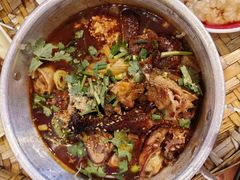 -爆炸头阿姨小四川正宗川味小吃(无任何分店)