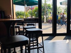 靠窗位-星巴克(无锡百联奥特莱斯店)