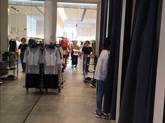 -URBAN REVIVO(上海中庚漫游城店)