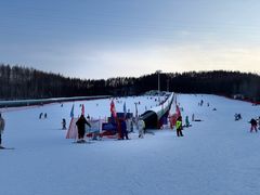 -亚布力新体委滑雪场