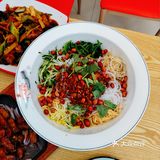 奇，吃个饭也追星？✨新开的店人满为患