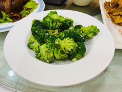 蒜茸西兰花-郭林家常菜(洋桥店)