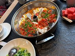 -鱼鲜饭香·招牌汽锅剁椒鱼头王