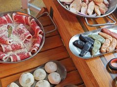 -叽叽扎扎烤肉场(生态城万达店)