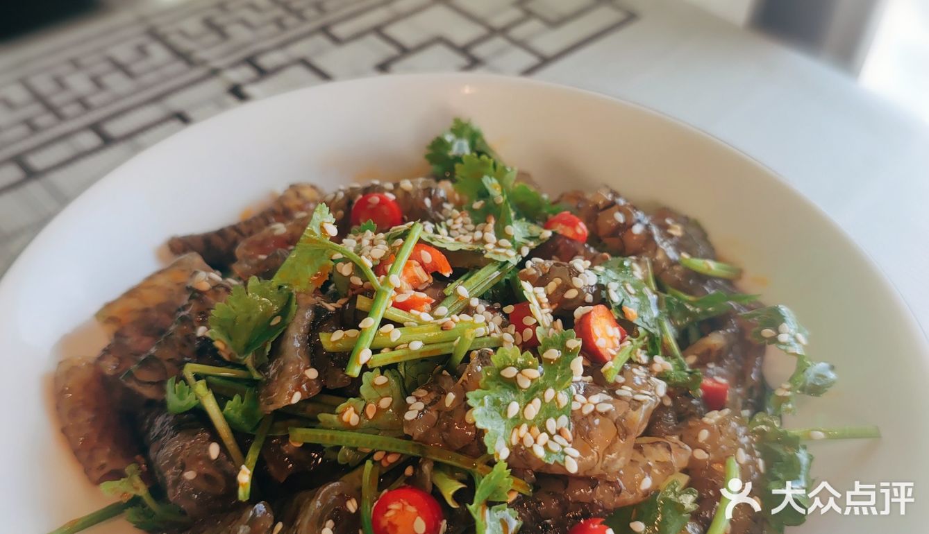 新派客家菜，新鲜食材，传统手艺。