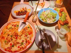 幸会饭堂荤香薄底披萨-幸薈飯堂