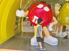 -m豆巧克力世界(上海世茂广场店)