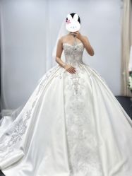 -予白婚纱礼服馆