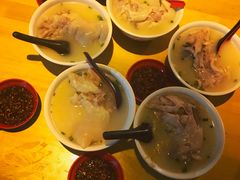 -雷祖芳老妈蹄花店