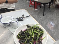 -丹水桥地锅鱼·翘嘴鲌·地方特色全鱼宴(丹江口大坝店)