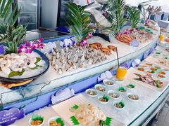 自助取餐区-云顶旋转自助景观餐厅