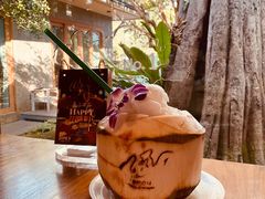 -Chom Cafe and Restaurant