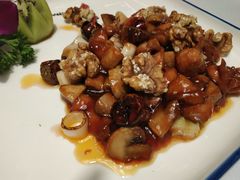 宫爆蘑菇鸡-肆月河豚·新淮扬(金融街店)