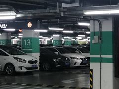 -虹桥火车站-停车场