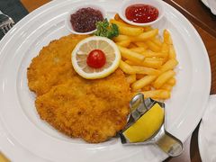 维也纳小牛排配薯条-申德勒加油站西餐厅Schindlers Tankstelle(上海外滩店)