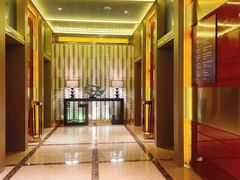 -大中华希尔顿酒店-念自助餐·嗨啤·小龙虾
