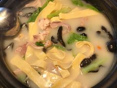 -大匠工房古船木艺术餐厅·猪肚鸡专门店(长白仙岛店)