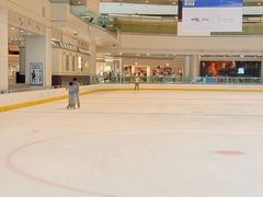 -冰纷万象滑冰场(深圳万象城店)