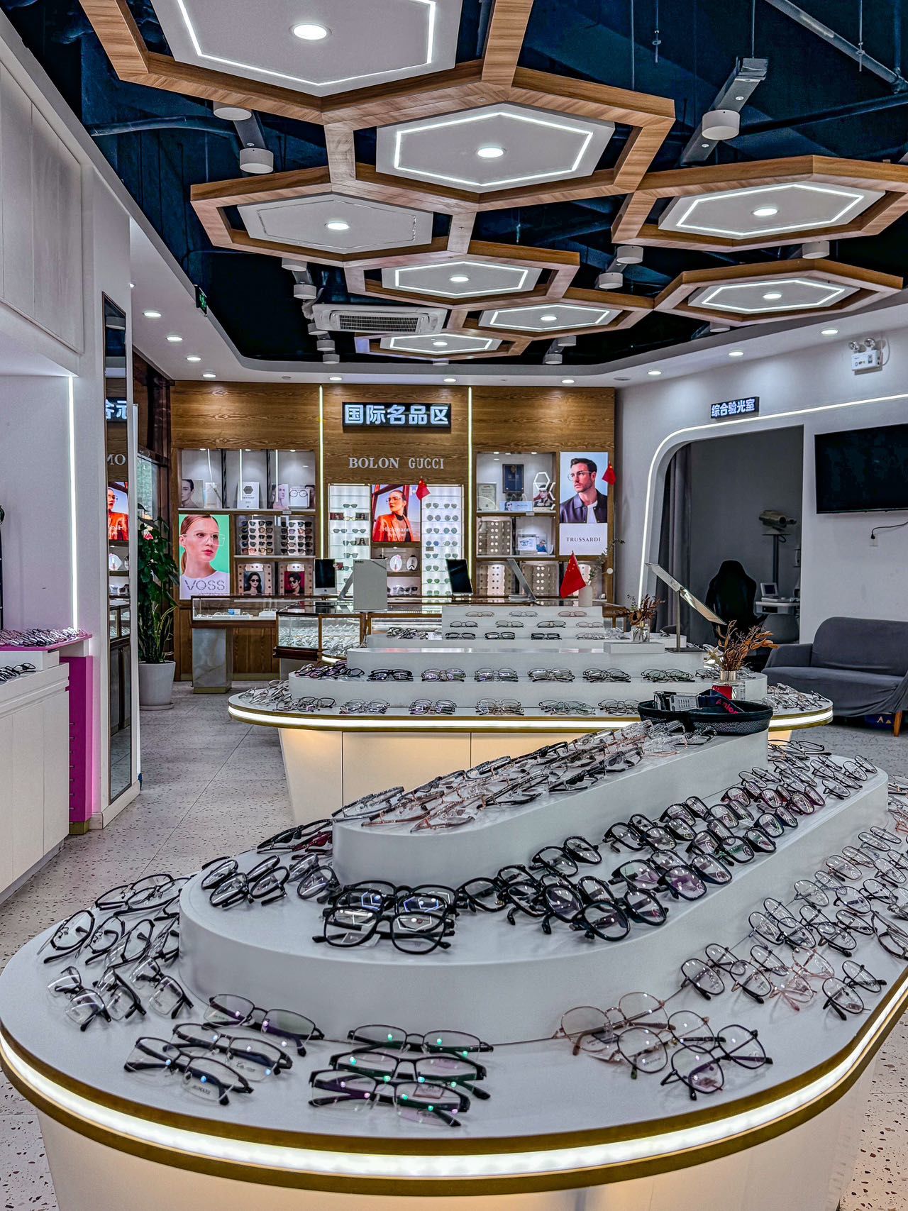 走进宝岛眼镜,开启清晰舒适的视界之旅