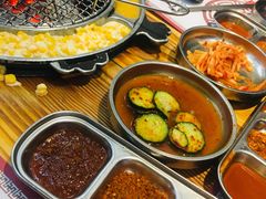 -青瓦炭韩潮烤肉(花园道店)