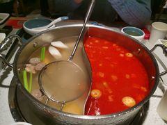番茄牛尾鸳鸯锅-左庭右院鲜牛肉火锅(环球港店)