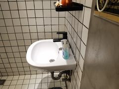 -拖板鞋咖啡旅行酒店(春熙路地铁站店)