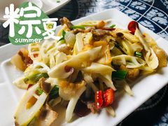 雪笋炒腊肉-龙姐私房菜(和顺古镇店)