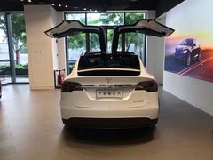 -TESLA 特斯拉(上海太古汇体验店)