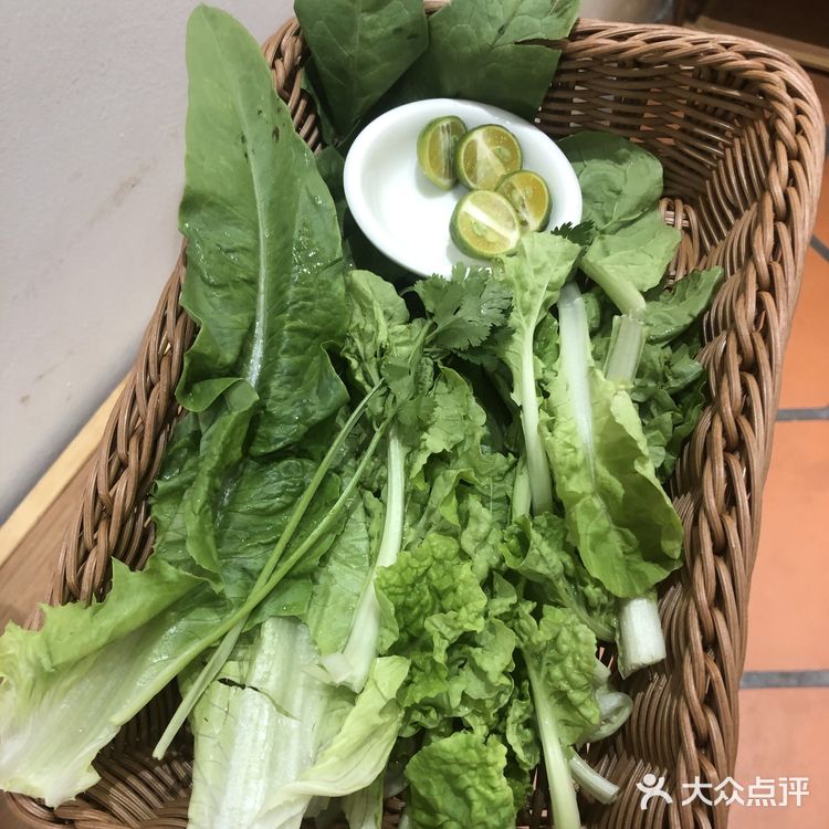 椰子味十足，真的不错 吃到后面汤底有些油了