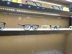 -罗伯特眼镜·蔡司官方授权(罗湖国贸店)