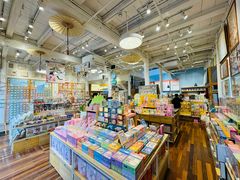 -猫的天空之城概念书店(杭州南宋御街店)