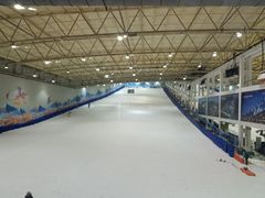 -乔波室内滑雪场