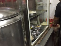 自助取餐区-建国蚵煎蚵面