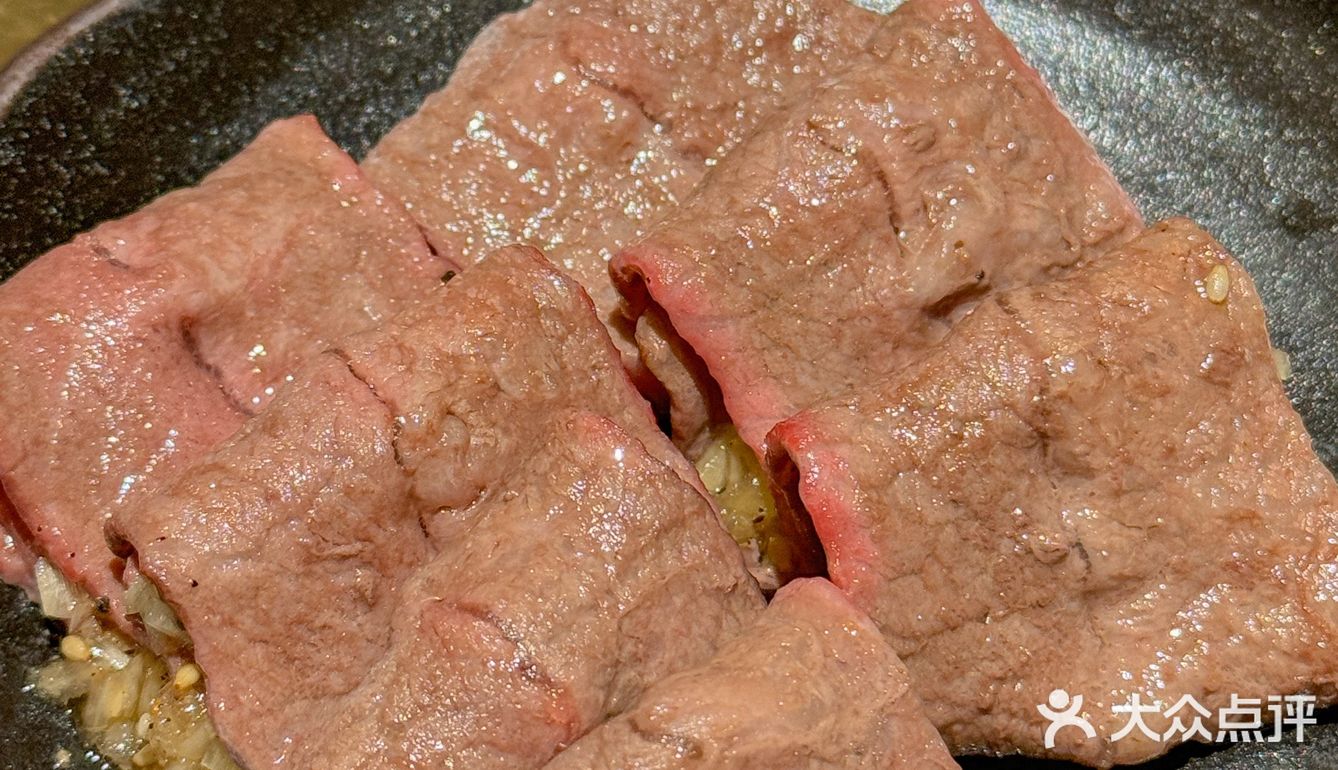 和牛烤肉天花板！肉质鲜嫩多汁，口感极佳。在这里