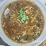 应该是提前做好的，不是现做出来那么烫嘴 酸辣汤味道不错