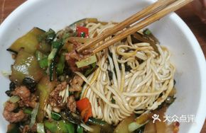 Cucumber and Dried Meat Noodles