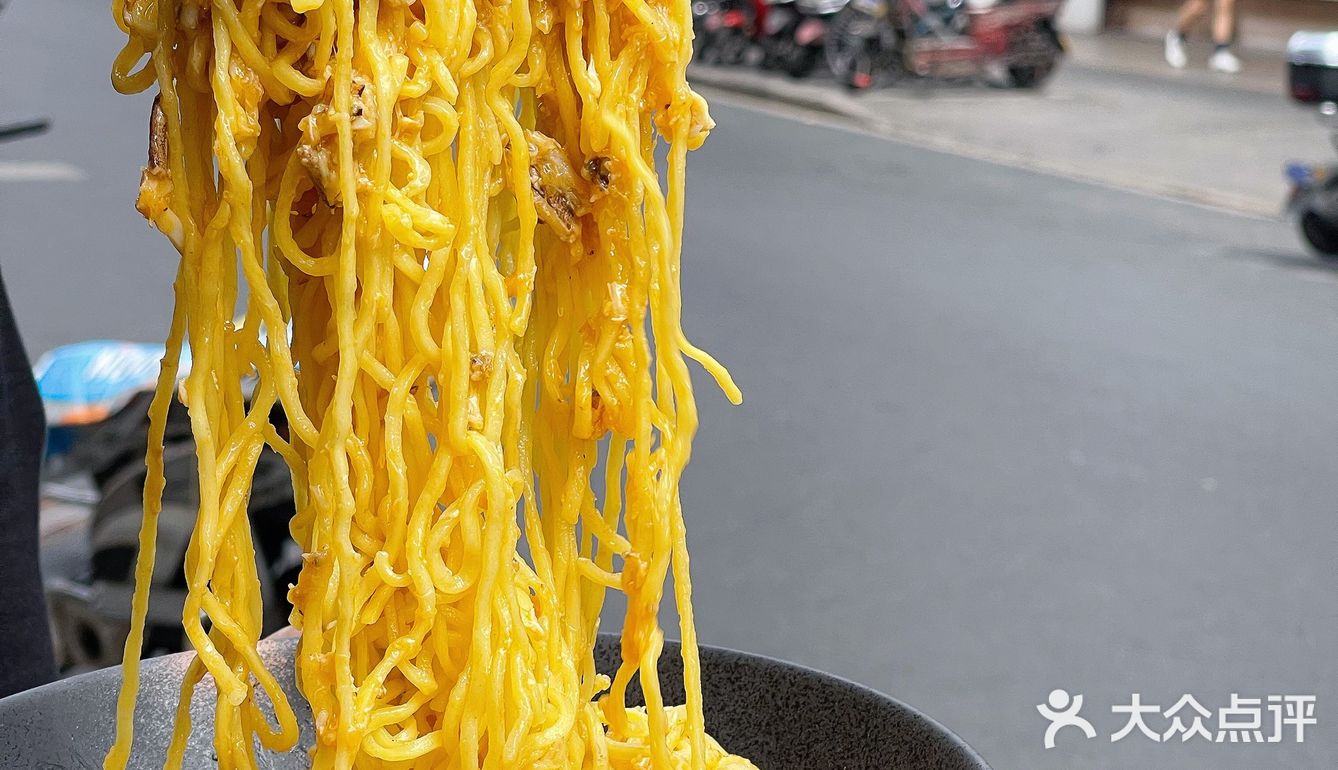 这家上海蟹面‼️好吃到舔碗都不过分😋冲了~