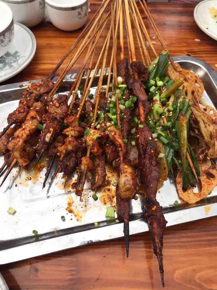 月牙山烧烤住宿-"实在是 太太太太难找了跋山涉水开车绕了.