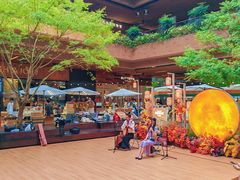 -瑞虹新天地月亮湾