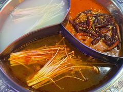 -钢管厂五区小郡肝串串香火锅(人民广场店)