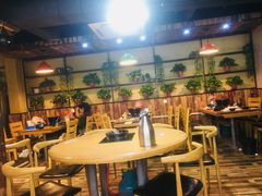 -陆记牛庄·碳锅龙虾烧烤(爱上花园店)