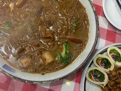 猪肉炖粉条-东北哈尔滨酱骨头馆房掌柜铁锅炖