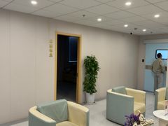 -上海大学附属上海和平眼科医院