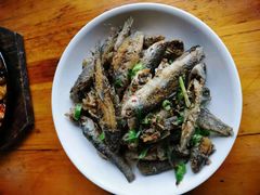 小鱼仔-临江餐馆二楼美食部落