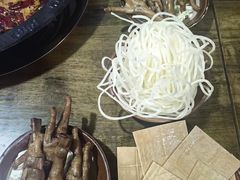 -黄潇洒老火锅(九眼桥宏济巷店)