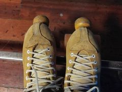 -奔马滚轴溜冰场